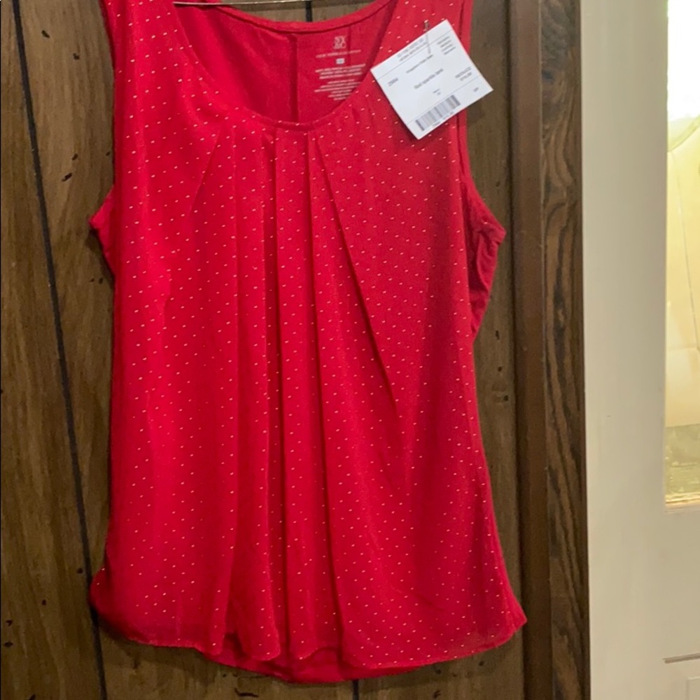 Red and gold tank